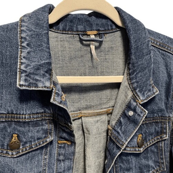Free People Cropped Denim Jacket Lace Inset Raw Hem Medium - Picture 4 of 12